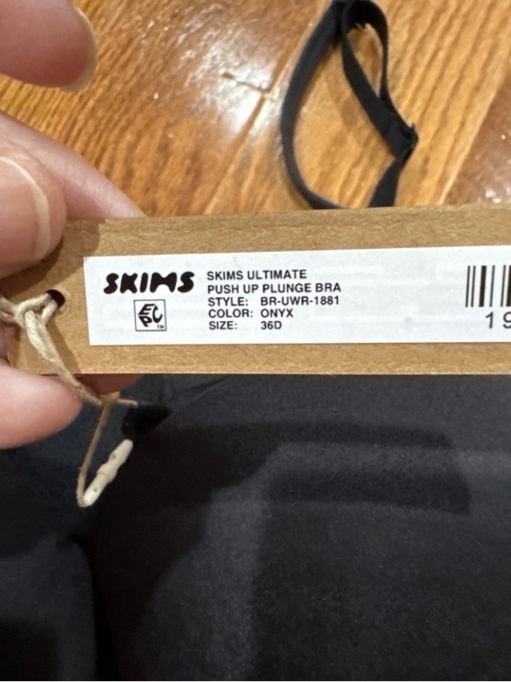 NWT SKIMS Black Ultimate Push Up Plunge Bra 36D - Picture 4 of 4